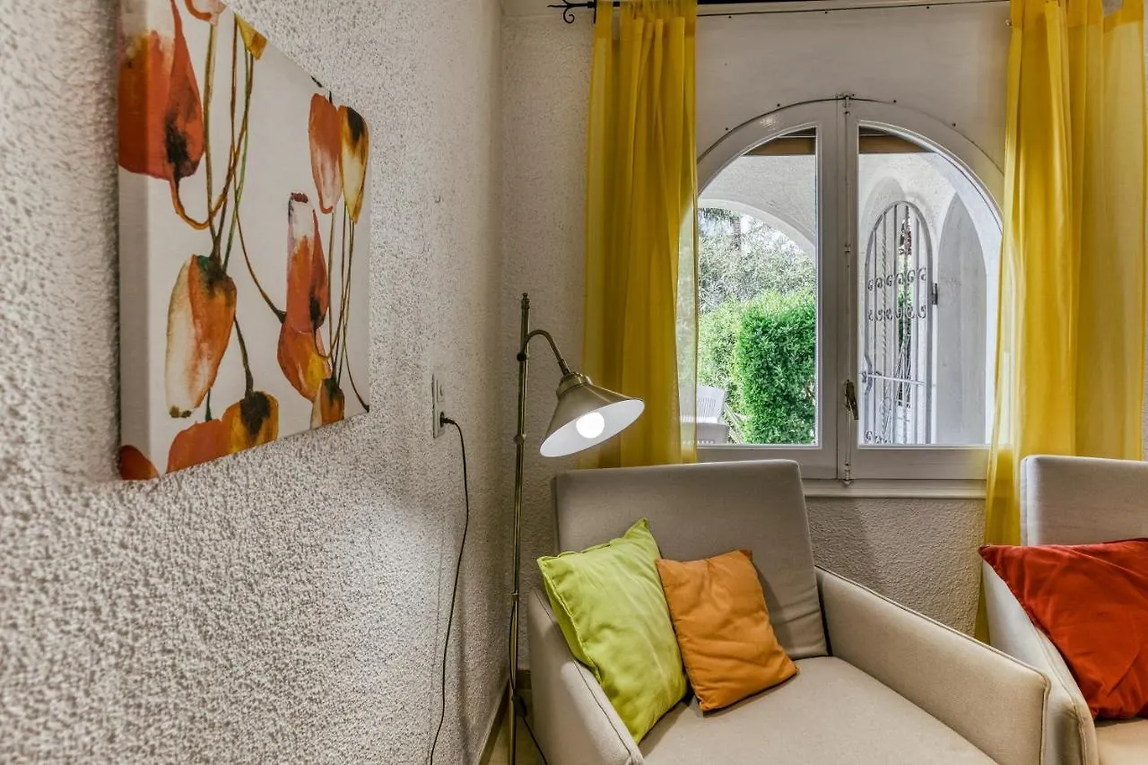 Art- Apartamentos Revilla Tacke E Empuriabrava Feriehus