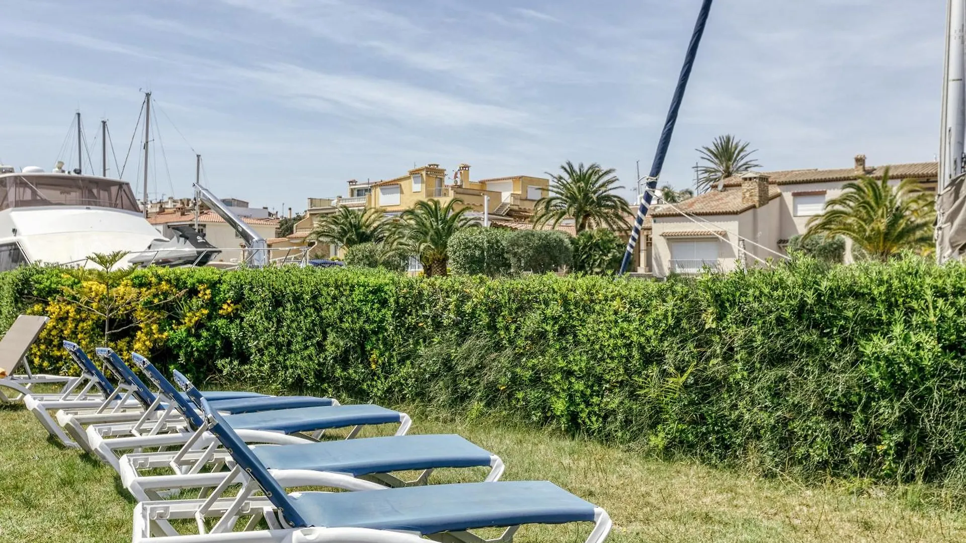 Art- Apartamentos Revilla Tacke E Empuriabrava Feriehus